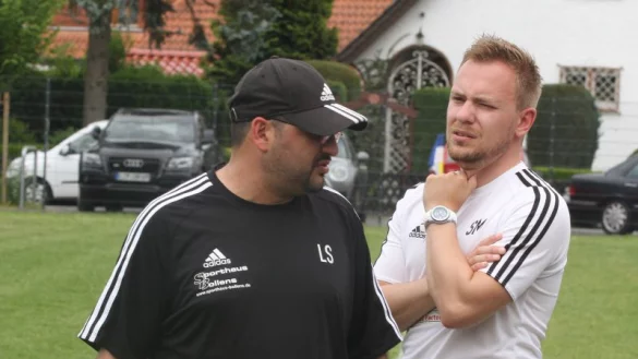 Trainer der SG Hiddesen-Heidenoldendorf: Sascha Möller (rechts) und Lütfi Soylu
- © Sebastian Lucas