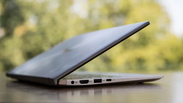 Mittelklasse-Notebook - &copy; Foto: Franziska Gabbert/dpa-tmn