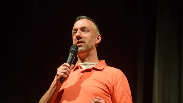 Comedian Matthias Jung gibt unterhaltsame Erziehungstipps. - &copy; Nicole Ellerbrake