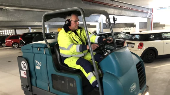 Thorsten Meier Parkhausreiniger - &copy; Sven Kienscherf