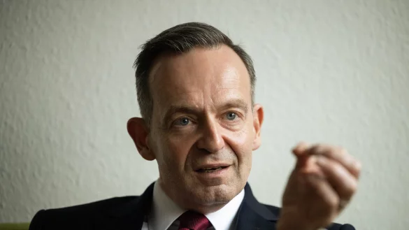 Verkehrsminister Volker Wissing ist zur Reizfigur geworden. Er sieht sich als Br&uuml;ckenbauer. - &copy; dpa