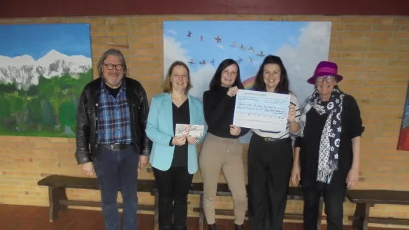 Andreas Wellmann (KKV), Birgit Patallas (Rektorin
Grundschule Schwalenberg), Katrin Klare, Fabienne Schweizer (beide Förderverein der Grundschule), Regina Zelms (Vorsitzende KKV). - © Jörg Bohnsack