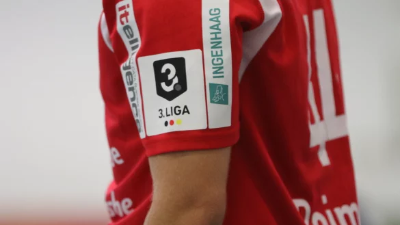 Die Trikots der 3. Liga bleiben vorerst im Schrank. - &copy; Oliver K&ouml;nig