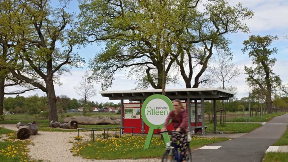 Das Tor zur F&uuml;rstenalle bei Schlangen-Oesterholz. - &copy; Bernhard Preuss