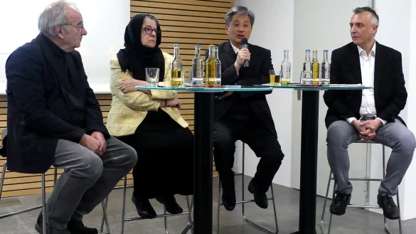 Diskutierten auf dem Podium: Prof. em. Matitjahu Kellig, Dr. Hamideh Mohagheghi, Prof. Dr. Nuka Kim und Moderator Stefan von Zons. - © Rudi Rudolph