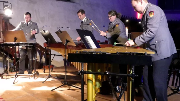 Das Percussion-Ensemble bearbeitete die Xylophone virtuos und lieferte erstaunliche Klangvarianten. - © Rudi Rudolph