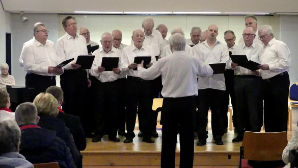 Der veranstaltende Männerchor Vahlhausen lieferte ein unterhaltsames Konzert. - © Rudi Rudolph