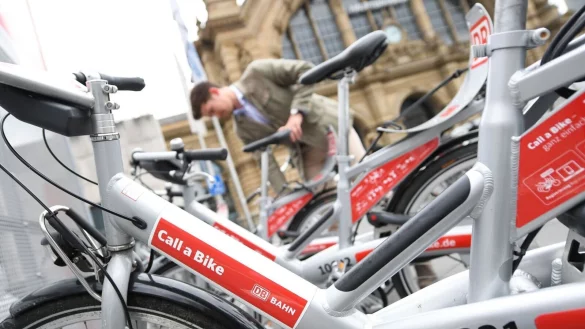 - &copy; picture alliance / Arne Dedert/dpa