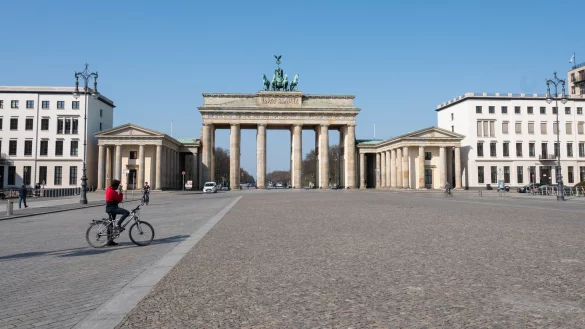 Brandenburger Tor - &copy; Foto: Christophe Gateau/dpa