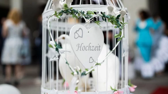 Hochzeitsdeko - &copy; Foto: Rolf Vennenbernd/dpa/dpa-tmn