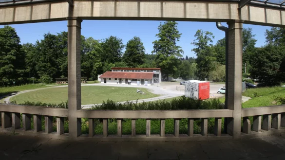 Blick auf den Eingang: Der Landschaftsverband befasst sich mit der Machbarkeitsstudie für ein neues Eingangs- und Ausstellungsgebäude am Freilichtmuseum. Drei Architektenkonzepte liegen vor. - © Vera Gerstendorf-Welle