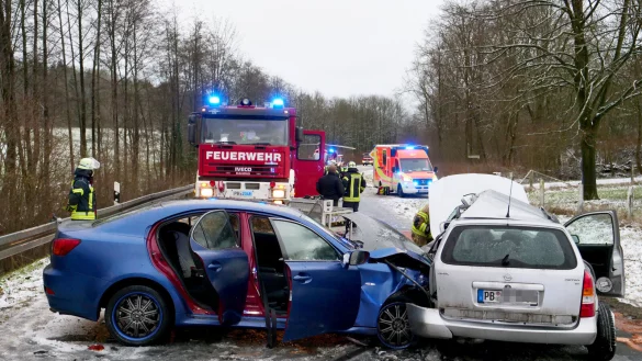 Die L 755 musste nach dem schweren Unfall f&uuml;r mehrere Stunden gesperrt werden. - &copy; Ralph Meyer