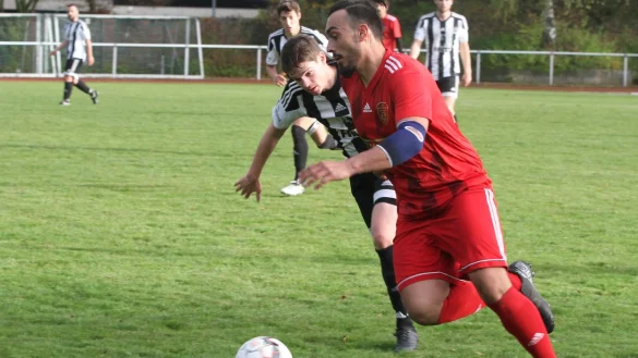 Fix unterwegs: Yasin Karaman leitet den n&auml;chsten Angriff von T&uuml;rkg&uuml;c&uuml; ein. - &copy; Sebastian Lucas