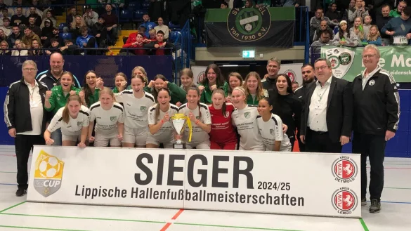 Das Team des TuS Eichholz-Remmighausen holt sich den LZ Cup! - &copy; LZ