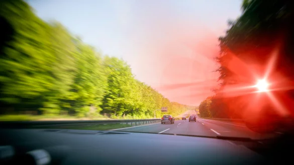 Die Blitzanlage auf der Autobahn 2 am Bielefelder Berg ist deutschlandweit bekannt, weil sie sehr eintr&auml;glich ist. - &copy; Fotolia