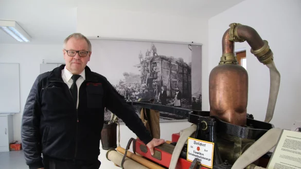 &bdquo;Ich warte, bis ich als Mitglied der Feuerwehr dran bin": Stadtbranddinspektor Klaus Wegener k&ouml;nnte sich als Mitarbeiter des Impfzentrums impfen lassen, zeigt sich aber solidarisch. - &copy; Silke Buhrmester(LZ)