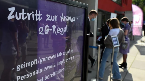 2G-Regel - &copy; Foto: Swen Pf&ouml;rtner/dpa