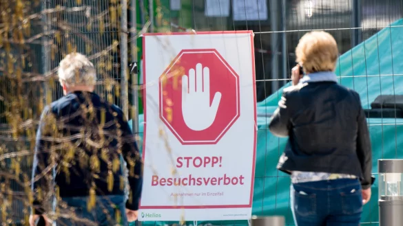 Ab dem 20. Mai wird das generelle Besuchsverbot in Krankenhäusern in NRW wieder aufgehoben, es gelten jedoch strenge Vorgaben, die die Kliniken umsetzen müssen. - © picture alliance