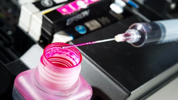 Patronen nachf&uuml;llen - &copy; Foto: Franziska Gabbert