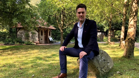 Robin Wagener auf dem Gel&auml;nde des Umweltzentrums Heerser M&uuml;hle. - &copy; Sven Kienscherf