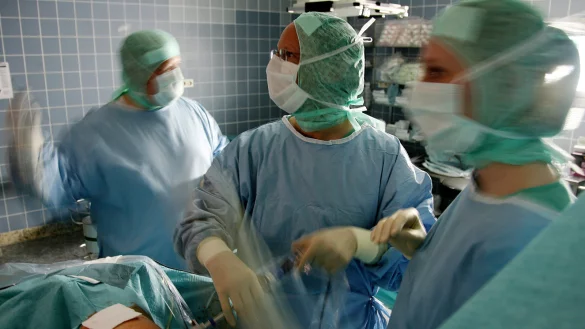 Inzwischen wird in den OWL-Krankenh&auml;usern wieder operiert. - &copy; Archiv: Gerald Dunkel