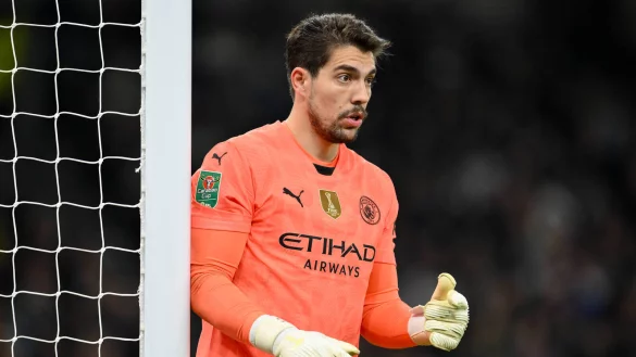 Der ehemalige Arminia-Profi Stefan Ortega Moreno ist die Nummer zwei im Tor von Manchester City. - © IMAGO/Colorsport