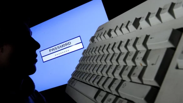 Anmelden im Internet - &copy; Foto: Julian Stratenschulte/dpa