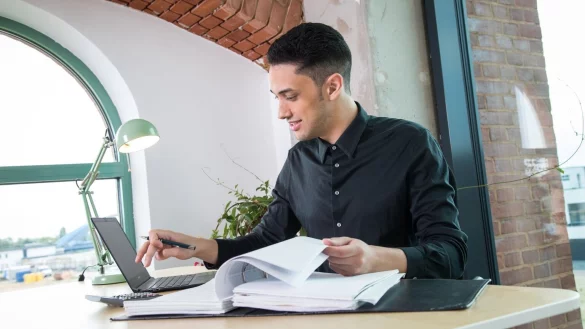 Durch Zeitmanagement Stress im Job reduzieren - &copy; Foto: Christin Klose/dpa-tmn