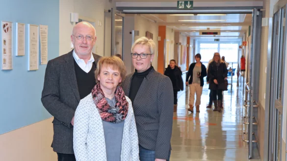 Optimistisches Trio: (von links) Dr. Helmut Middeke, Emma Smoljanow und Constanze Liebe glauben an den Erfolg des neuen Hilfsangebotes in Lippe. - © Vera Gerstendorf-Welle