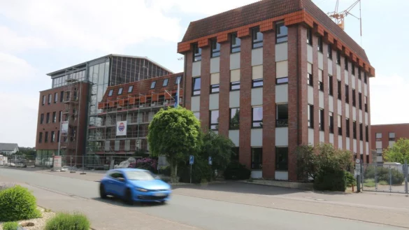 Das Geb&auml;ude der betroffenen Firma aus Schlo&szlig; Holte-Stukenbrock.&nbsp; - &copy; Sigurd Gringel