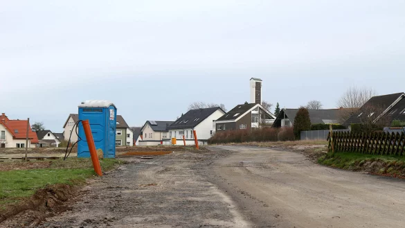 F&uuml;r diese neue Stra&szlig;e in das Baugebiet Milser Heide in Bechterdissen suchen Gemeinde und Anwohner einen Namen. Mehrere Vorschl&auml;ge sind in der Diskussion. - &copy; Thomas Dohna