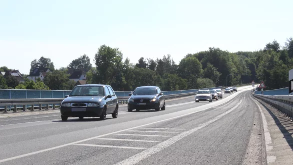 Eine Ampelanlage regelt den Verkehr auf der Passadetalbr&uuml;cke. Geld f&uuml;r eine Erneuerung gibts erstmal nicht.&nbsp; - &copy; Nadine Uphoff