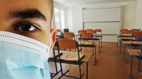 Die Infektionszahlen steigen, aber die Schulen sollen wieder ge&ouml;ffnet werden. - &copy; Pixabay