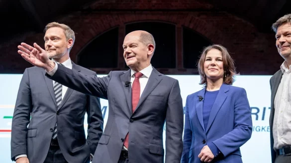 Ampel-K&ouml;pfe - &copy; Foto: Kay Nietfeld/dpa