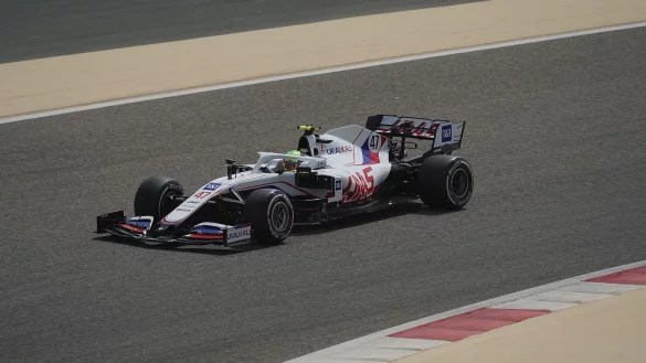 Testfahrten - &copy; Foto: Hasan Bratic/dpa