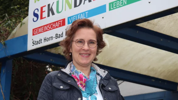 Ruth Symann, seit Februar Leiterin der Sekundarschule Horn-Bad Meinberg, hat einige Ideen, wie die Schule attraktiver gestaltet werden kann. - &copy; Cordula Gr&ouml;ne