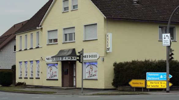 Die Polizei ermittelt in em Nachtclub 297 - © Castrup