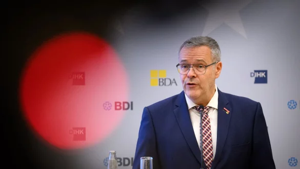 Handwerkspr&auml;sident J&ouml;rg Dittrich spricht im Interview. - &copy; Bernd von Jutrczenka/dpa