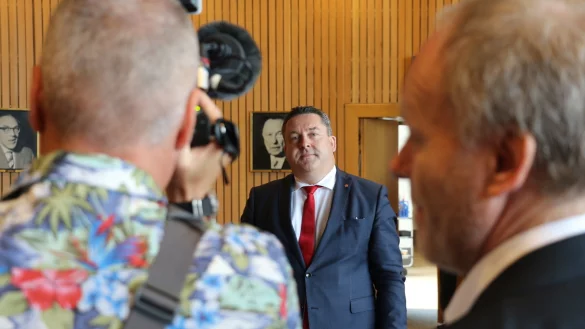 Lippes Landrat Dr. Axel Lehmann beim Eintritt in den Plenarsaal des Parlamentarischen Unterschungsausschusses. - &copy; Janet K&ouml;nig