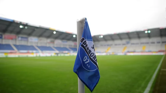 Nach der best&auml;tigten Corona-Infektion von Luca Kilian ruht der Ball beim SCP bis auf Weiteres. - &copy; picture alliance / dpa