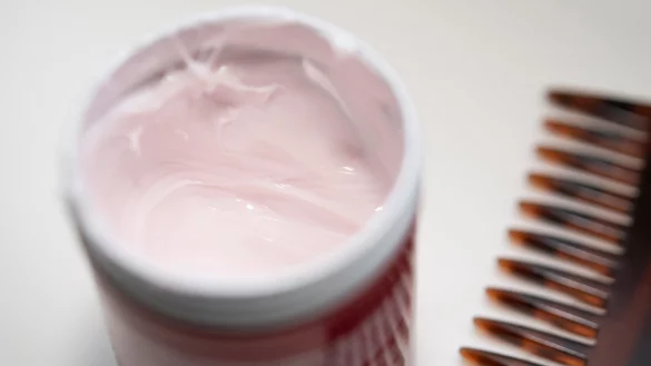 Soll Haare sch&ouml;n machen - &copy; Foto: Catherine Waibel/dpa-tmn