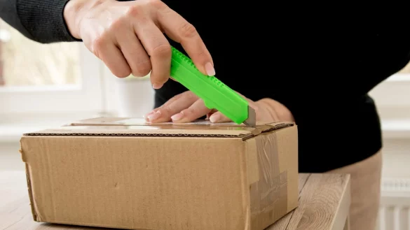 Paket - &copy; Foto: Christin Klose/dpa-tmn