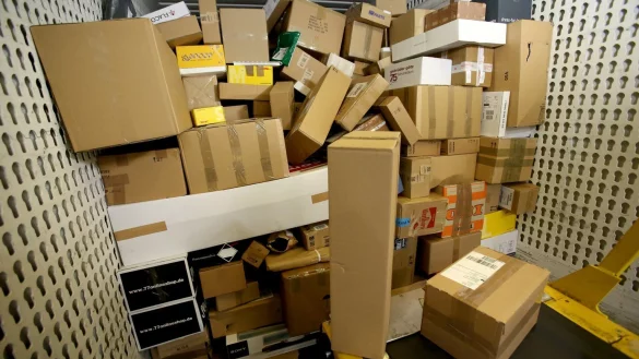 Volles Haus - &copy; Foto: Bernd W&uuml;stneck/dpa-Zentralbild/dpa-tmn