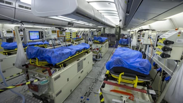 Fliegende Intensivstation - &copy; Foto: Kevin Schrief/Luftwaffe/dpa