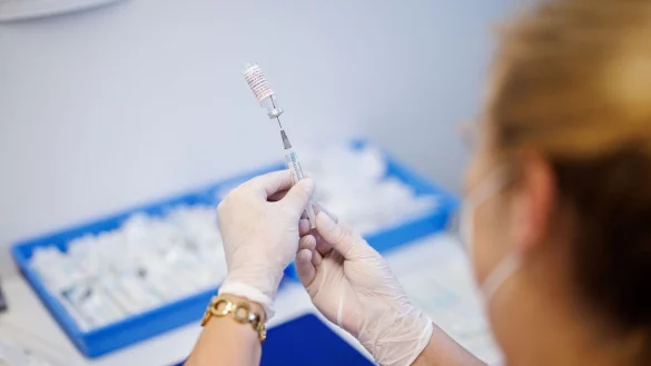 - &copy; Matthias Balk/dpa