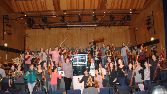 Das Hochschulorchester und die B&uuml;rgerstiftung produzieren gemeinsam die Handy-Jingles. - &copy; HfM Detmold/ Plettenberg