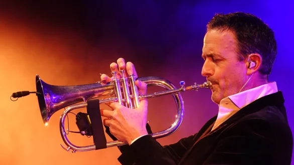 Aus Berlin nach Salzuflen - ausverkaufte Konzerthalle made by Till Br&ouml;nner. - &copy; Axel B&uuml;rger