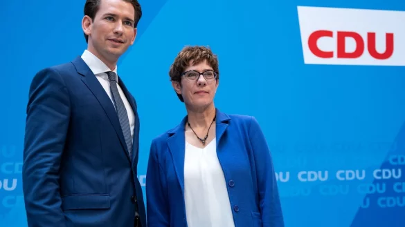 Kramp-Karrenbauer und Kurz - &copy; Foto: Bernd von Jutrczenka/Archiv