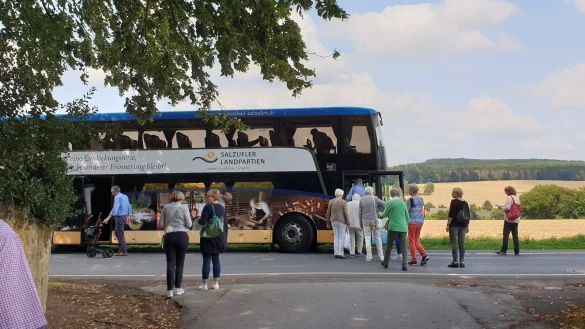Der Bus der &bdquo;Salzufler Landpartien" auf Tour. Ob der Markenname dort k&uuml;nftig bleiben kann oder ge&auml;ndert werden muss, steht in den Sternen. - &copy; Staatsbad Salzufen