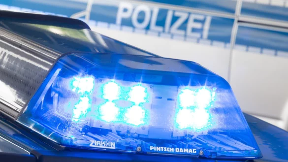 Fahrer fl&uuml;chtet vor der Polizei unter Drogeneinfluss. - &copy; Symbolbild: dpa